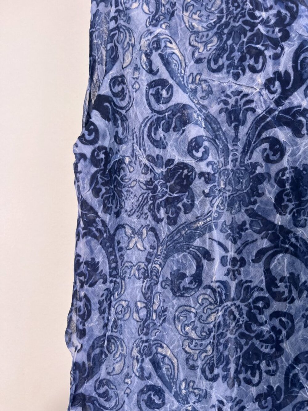 Blue paisely, Komarov dress, lined with scalloped hem — size - Picture 3 of 5